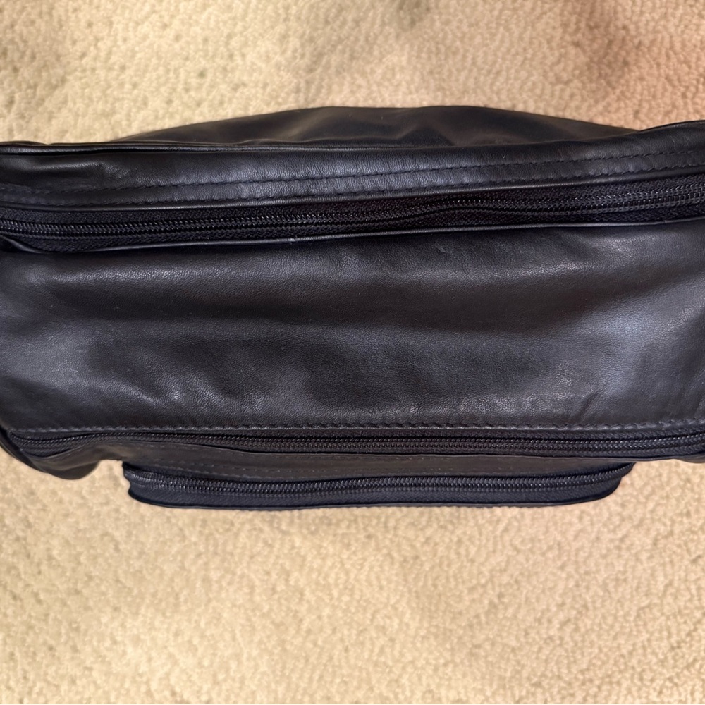 Tumi Black Leather Dual-Compartment Toiletry Kit - Picture 4 of 13